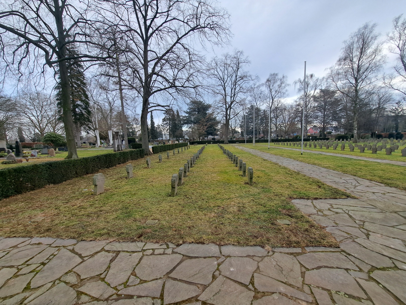 Eingang von alter Trauerhalle_20250221_131658